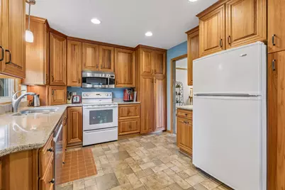 3170 Queensland Lane N, Plymouth, MN 55447 - Photo 9