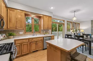 2719 Longacres Dr, Chanhassen, MN 55317 - Photo 15