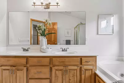 2719 Longacres Drive, Chanhassen, MN 55317 - Photo 45