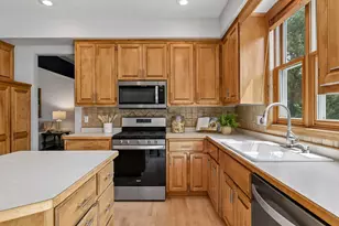 2719 Longacres Dr, Chanhassen, MN 55317 - Photo 27