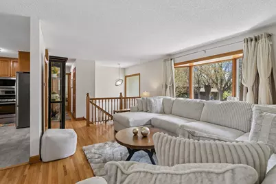 6766 Cottonwood Lane N, Maple Grove, MN 55369 - Photo 7