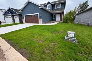 981 45th Ave NE, Saint Cloud, MN 56304 - Photo 1
