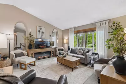 589 McKnight Road S, Saint Paul, MN 55119 - Photo 5