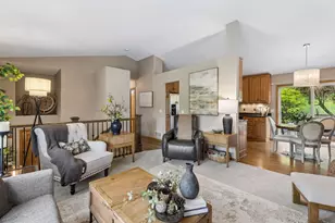 589 McKnight Rd S, Saint Paul, MN 55119 - Photo 7