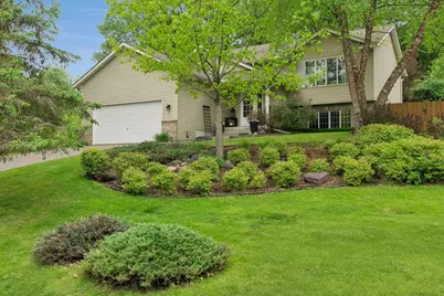 589 McKnight Road S, Saint Paul, MN 55119 - Photo 1