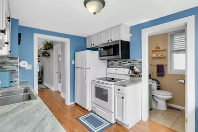 978 3rd Street E, Saint Paul, MN 55106 - Photo 7