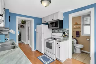 978 3rd St E, Saint Paul, MN 55106 - Photo 7