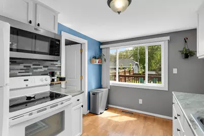 978 3rd Street E, Saint Paul, MN 55106 - Photo 9