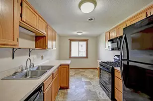 6240 Magda Dr, Maple Grove, MN 55369 - Photo 5