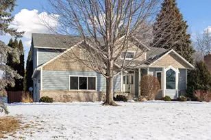 1507 Arden Vista Ct, Arden Hills, MN 55112 - Photo 3