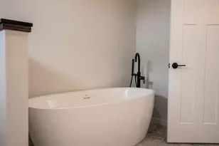 4800 Decorah Way S, Fargo, ND 58104 - Photo 33