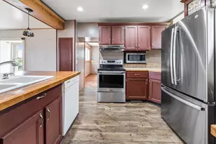 476 S Main St, Fountain City, WI 54629 - Photo 9