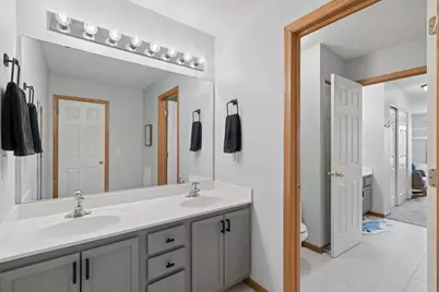 668 Cobblestone Way, Shakopee, MN 55379 - Photo 17