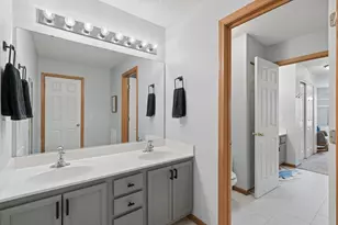 668 Cobblestone Way, Shakopee, MN 55379 - Photo 17