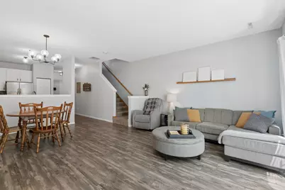 668 Cobblestone Way, Shakopee, MN 55379 - Photo 5
