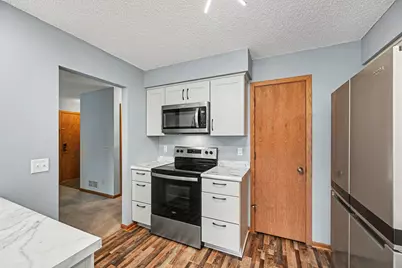 4324 Buckingham Court, Vadnais Heights, MN 55127 - Photo 7