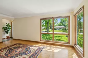711 Grandview Ave W, Roseville, MN 55113 - Photo 5
