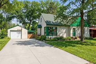 711 Grandview Ave W, Roseville, MN 55113 - Photo 17