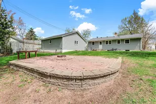 364 Meadow Ln, Woodbury, MN 55125 - Photo 5