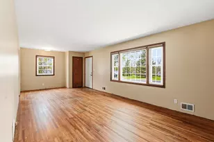 364 Meadow Ln, Woodbury, MN 55125 - Photo 13