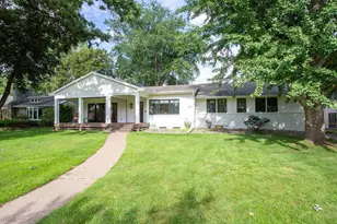524 Mississippi River Blvd S, Saint Paul, MN 55116 - Photo 1