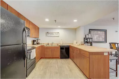 1321 Lake Drive W #111, Chanhassen, MN 55317 - Photo 33