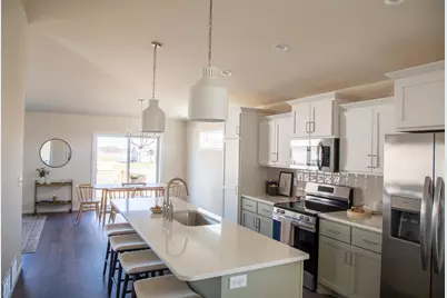 6794 Meadow View Drive S, Fargo, ND 58104 - Photo 5