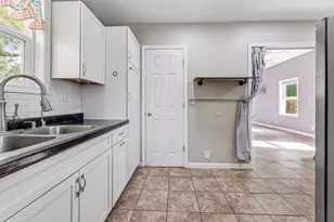 975 W 2nd St, Winona, MN 55987 - Photo 9