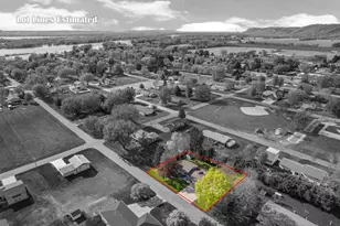 64 W 18th St, Cochrane, WI 54622 - Photo 3