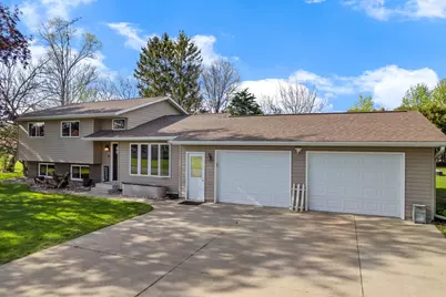 64 W 18th Street, Cochrane, WI 54622 - Photo 1