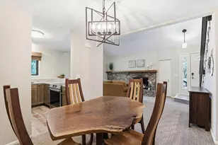 11594 Carriage Ct, Eden Prairie, MN 55344 - Photo 9