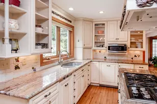 1009 Stratford Rd, Mendota Heights, MN 55118 - Photo 9