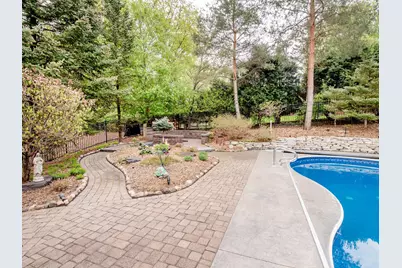 1009 Stratford Road, Mendota Heights, MN 55118 - Photo 39