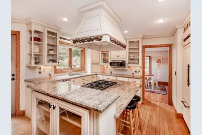 1009 Stratford Road, Mendota Heights, MN 55118 - Photo 11