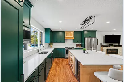 2409 Gilbert Lane, South Saint Paul, MN 55075 - Photo 3