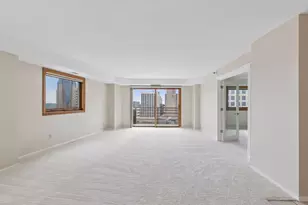 66 9th St E, Saint Paul, MN 55101 - Photo 5