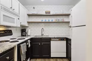 66 9th St E, Saint Paul, MN 55101 - Photo 29