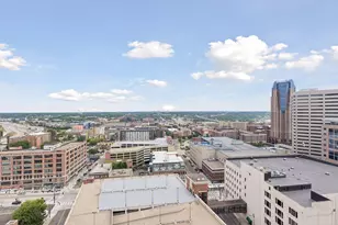 66 9th St E, Saint Paul, MN 55101 - Photo 21