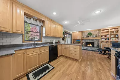 7312 Parkview Drive, Mounds View, MN 55112 - Photo 9