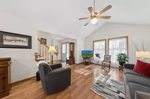 7312 Parkview Dr, Mounds View, MN 55112 - Photo 5
