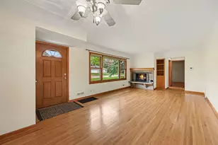 2115 W 105th St, Bloomington, MN 55431 - Photo 3