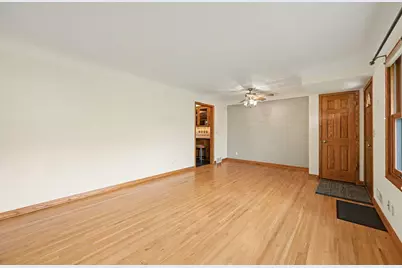 2115 W 105th Street, Bloomington, MN 55431 - Photo 5