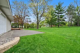 2115 W 105th St, Bloomington, MN 55431 - Photo 23