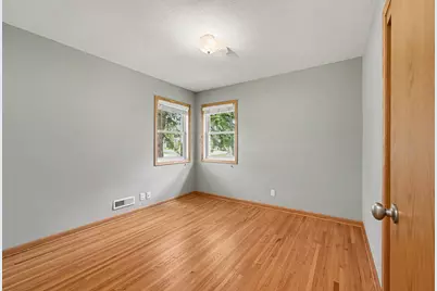 2115 W 105th Street, Bloomington, MN 55431 - Photo 17