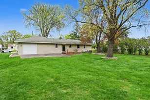 2115 W 105th St, Bloomington, MN 55431 - Photo 25