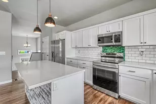 7239 Madelyn Ln S, Fargo, ND 58104 - Photo 9
