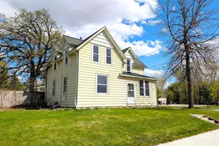 513 4th St SW, Montgomery, MN 56069 - Photo 1