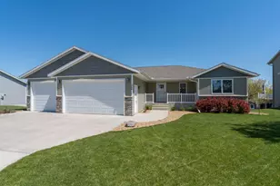 1906 Rock Ridge Ln, Saint Peter, MN 56082 - Photo 1