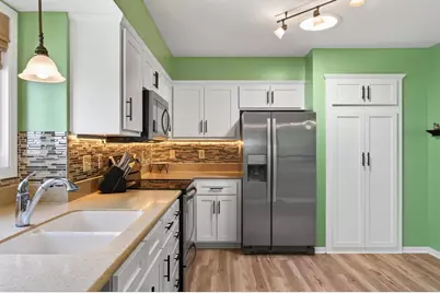 2287 Helmo Court N, Oakdale, MN 55128 - Photo 19