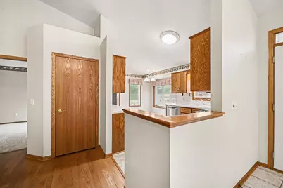 8819 Stonebrooke Court, Woodbury, MN 55125 - Photo 15